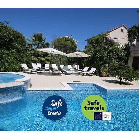 Villa Renipol Adults Only 수티반 외부 사진