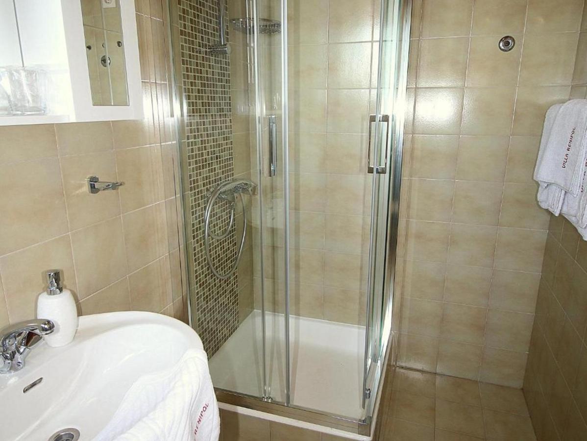 Villa Renipol Adults Only 수티반 외부 사진