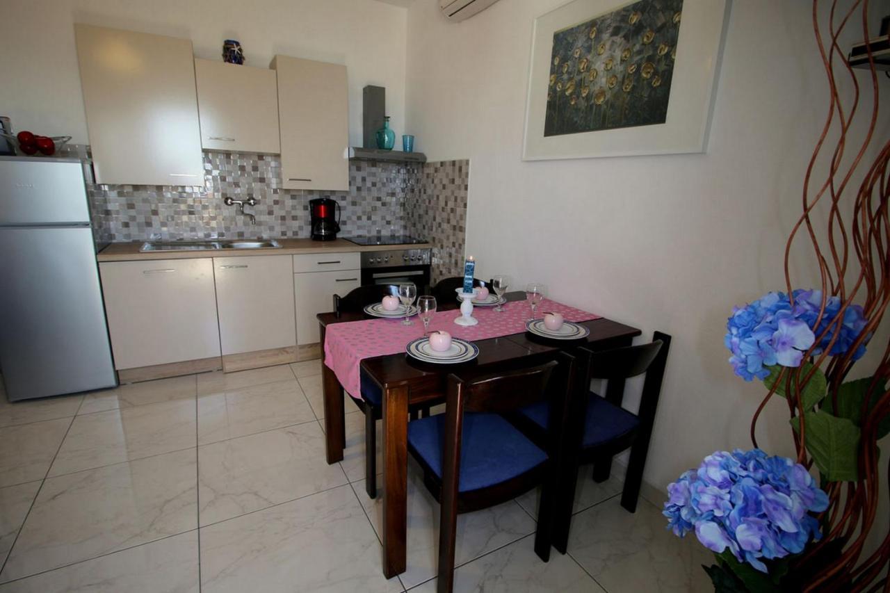 Villa Renipol Adults Only 수티반 외부 사진