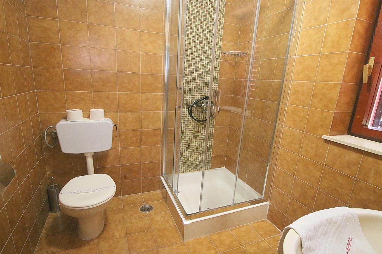 Villa Renipol Adults Only 수티반 외부 사진