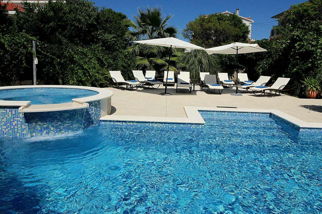 Villa Renipol Adults Only 수티반 외부 사진